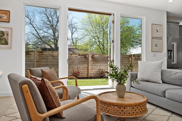 1600 Singleton Ave, Austin, TX 78702