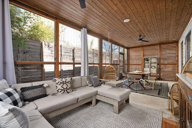 1600 Singleton Ave, Austin, TX 78702