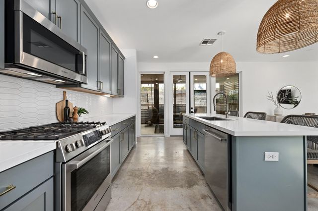 1600 Singleton Ave, Austin, TX 78702