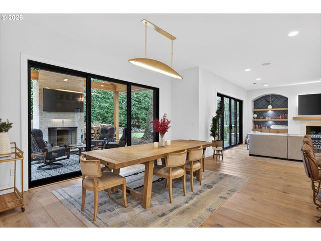 825 ELLIS Ave, Lake Oswego, OR 97034