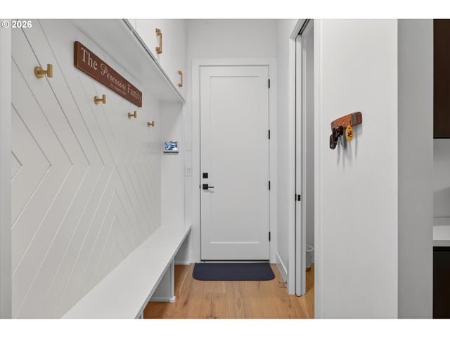 825 ELLIS Ave, Lake Oswego, OR 97034