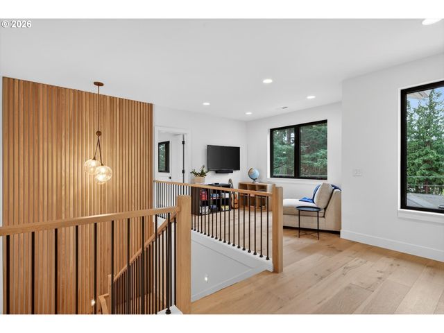 825 ELLIS Ave, Lake Oswego, OR 97034