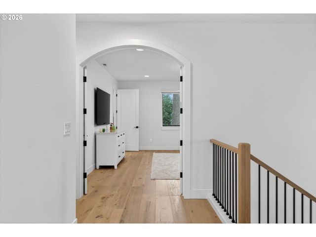 825 ELLIS Ave, Lake Oswego, OR 97034