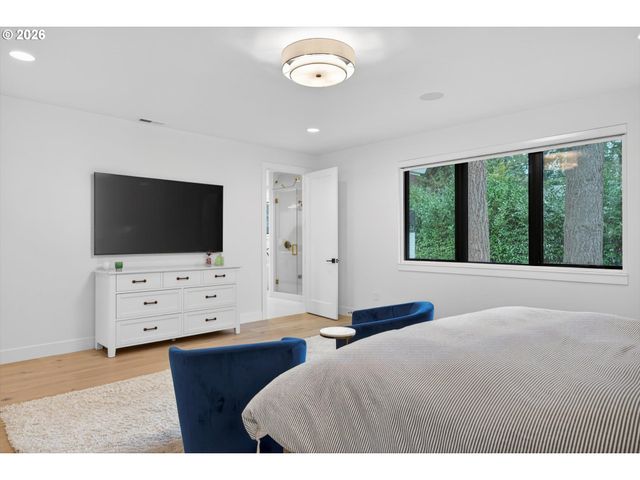 825 ELLIS Ave, Lake Oswego, OR 97034