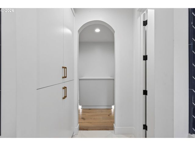 825 ELLIS Ave, Lake Oswego, OR 97034