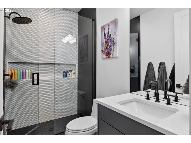 825 ELLIS Ave, Lake Oswego, OR 97034