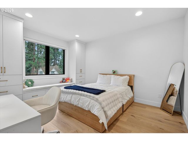 825 ELLIS Ave, Lake Oswego, OR 97034