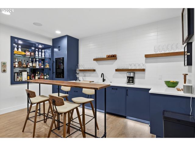 825 ELLIS Ave, Lake Oswego, OR 97034