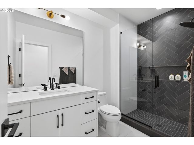 825 ELLIS Ave, Lake Oswego, OR 97034