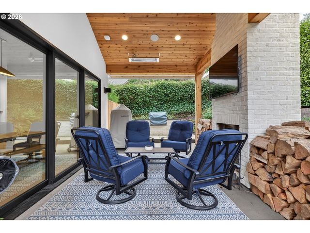 825 ELLIS Ave, Lake Oswego, OR 97034