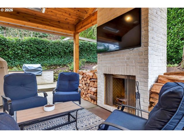 825 ELLIS Ave, Lake Oswego, OR 97034