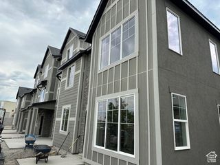1157 N CLIFTON DR #106, North Salt Lake, UT 84054