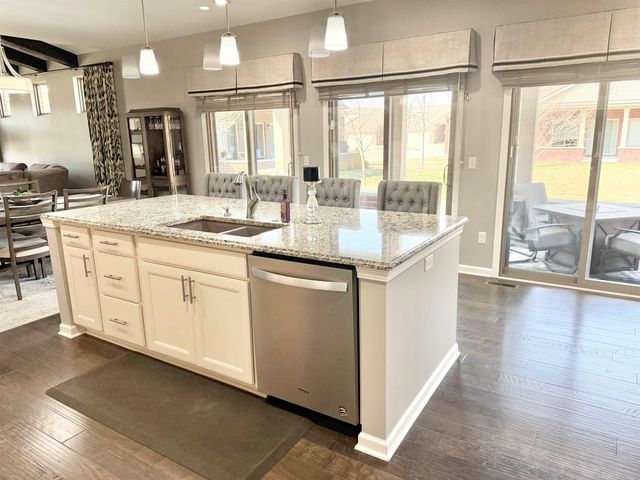 49127 Diane Ct Court, Macomb Twp, MI 48042