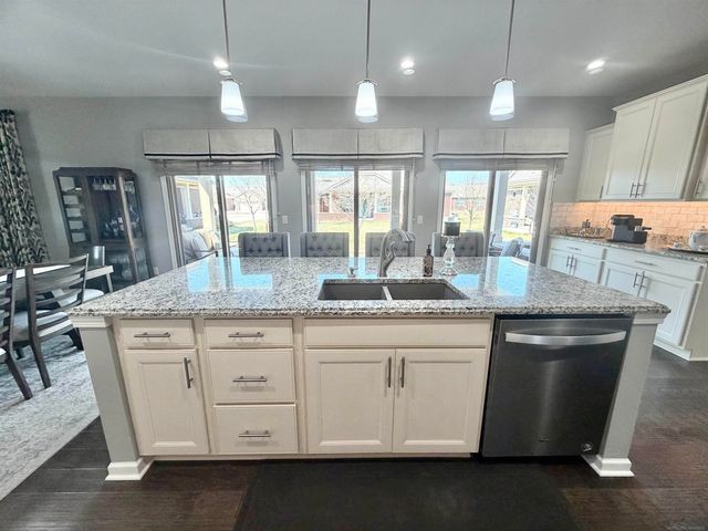 49127 Diane Ct Court, Macomb Twp, MI 48042