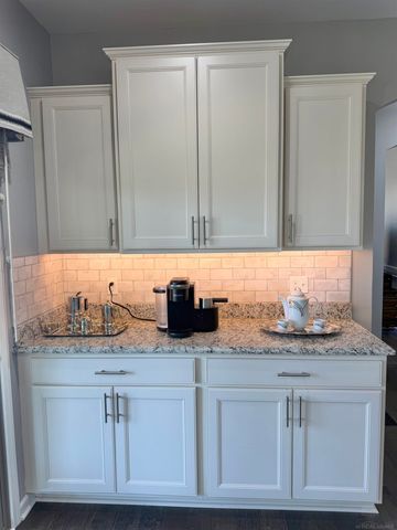 49127 Diane Ct Court, Macomb Twp, MI 48042