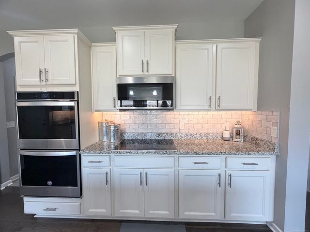 49127 Diane Ct Court, Macomb Twp, MI 48042