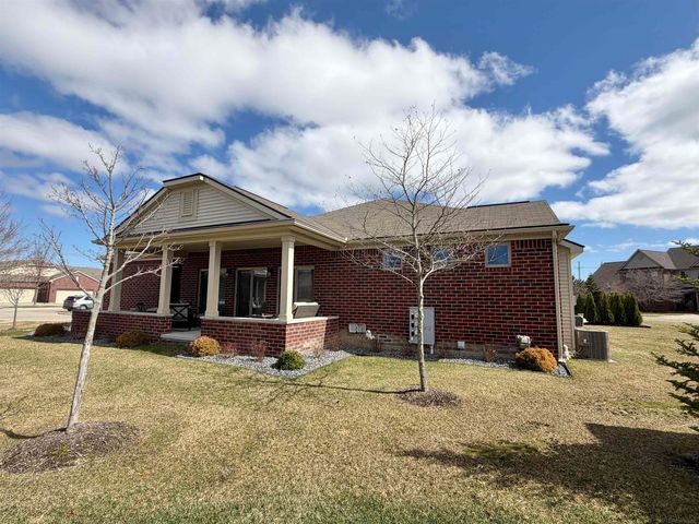 49127 Diane Ct Court, Macomb Twp, MI 48042