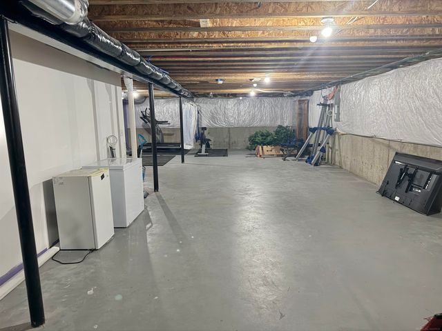 49127 Diane Ct Court, Macomb Twp, MI 48042