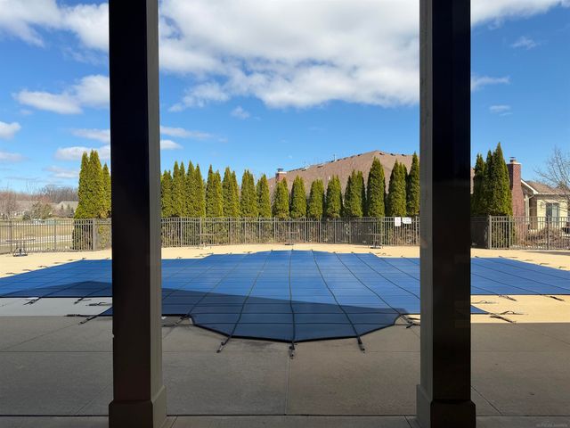 49127 Diane Ct Court, Macomb Twp, MI 48042