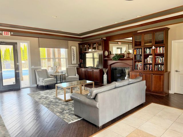 49127 Diane Ct Court, Macomb Twp, MI 48042