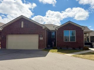 49127 Diane Ct Court, Macomb Twp, MI 48042