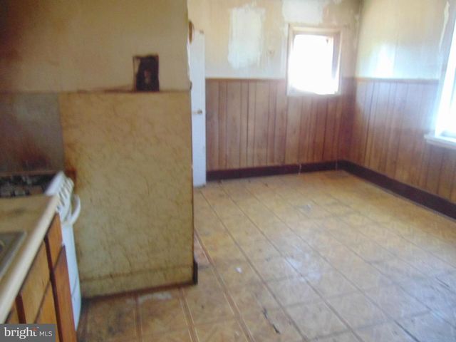 1125 S 8TH ST, Camden, NJ 08103