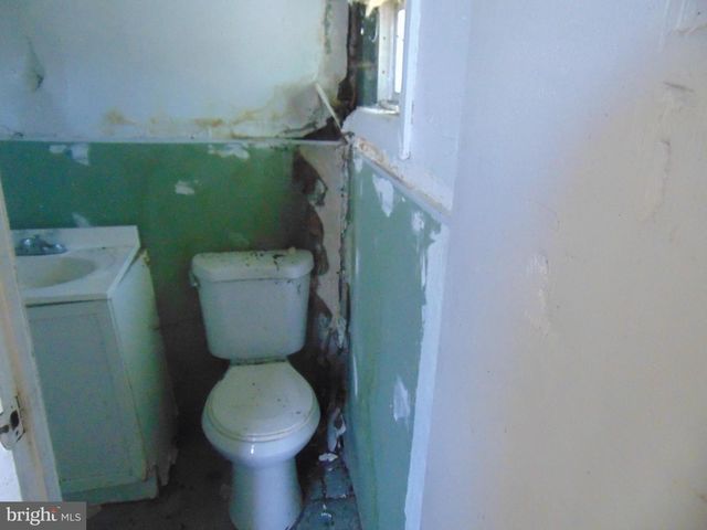 1125 S 8TH ST, Camden, NJ 08103