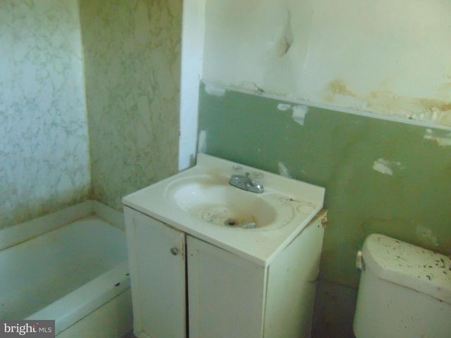 1125 S 8TH ST, Camden, NJ 08103
