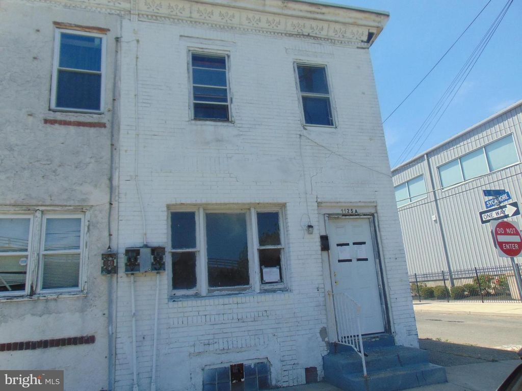 1125 S 8TH ST, Camden, NJ 08103