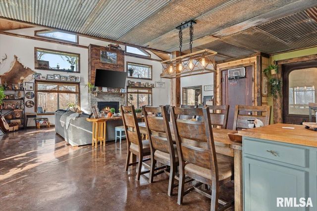 518 S ANDERSON Street, Taylorville, IL 62568