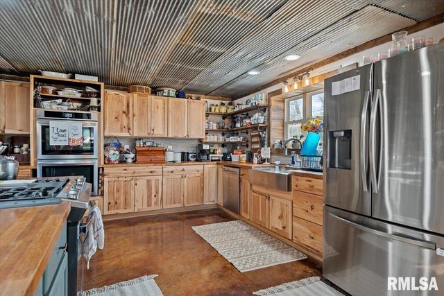 518 S ANDERSON Street, Taylorville, IL 62568