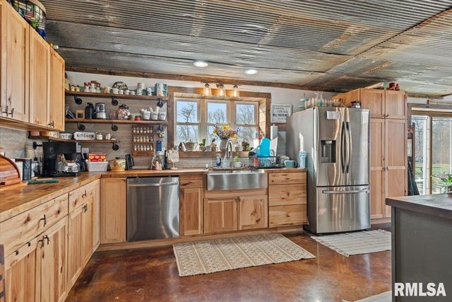 518 S ANDERSON Street, Taylorville, IL 62568