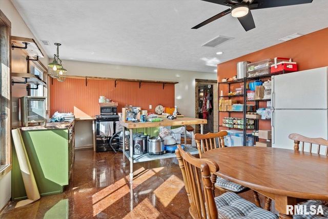 518 S ANDERSON Street, Taylorville, IL 62568