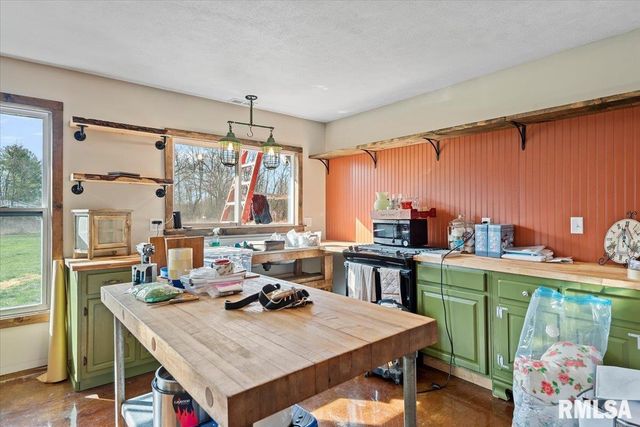 518 S ANDERSON Street, Taylorville, IL 62568