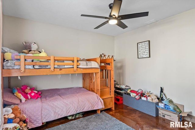 518 S ANDERSON Street, Taylorville, IL 62568