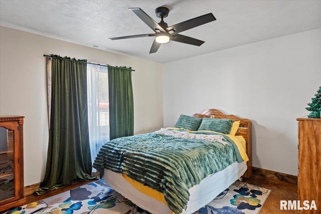 518 S ANDERSON Street, Taylorville, IL 62568