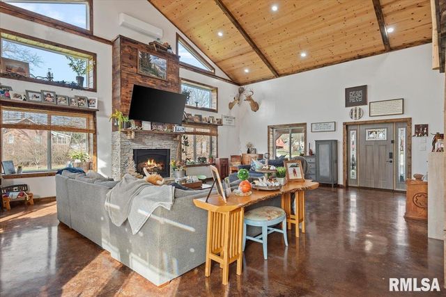 518 S ANDERSON Street, Taylorville, IL 62568