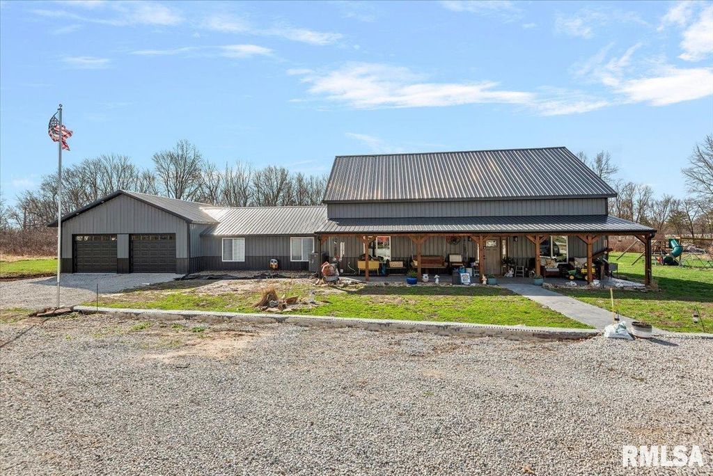 518 S ANDERSON Street, Taylorville, IL 62568