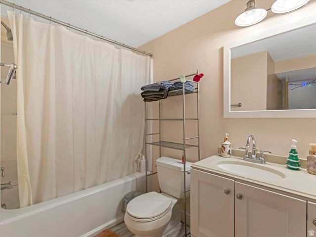 7458 S BROMLEY RD, West Jordan, UT 84084