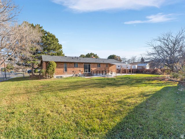 7458 S BROMLEY RD, West Jordan, UT 84084