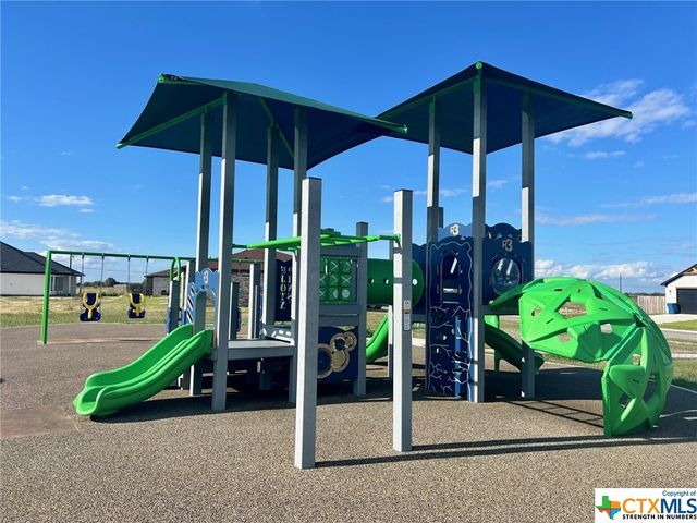 123 W Aimable Street, Port Lavaca, TX 77979