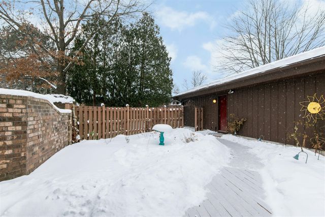 6134 Parview Drive, Grand Rapids, MI 49546