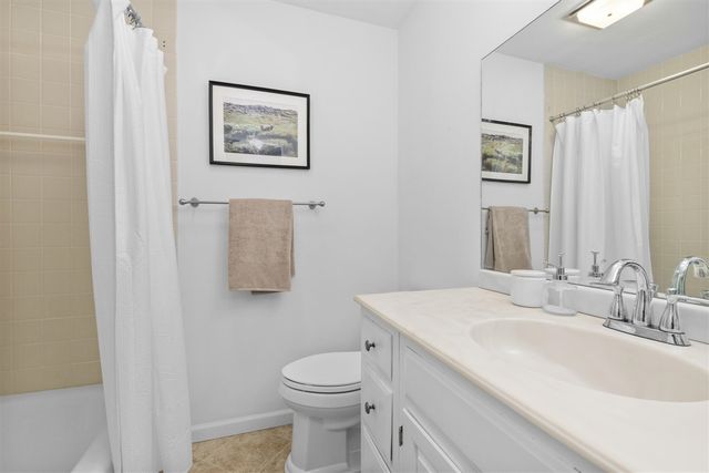 6134 Parview Drive, Grand Rapids, MI 49546