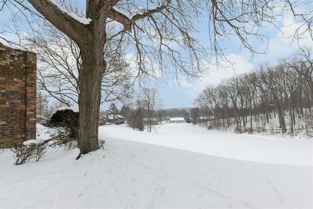 6134 Parview Drive, Grand Rapids, MI 49546