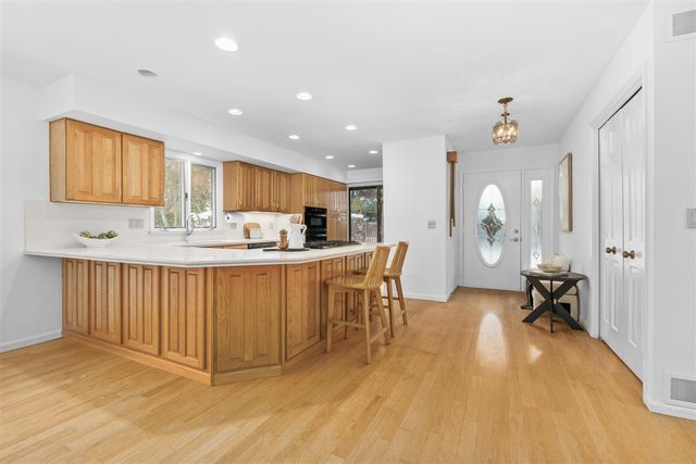 6134 Parview Drive, Grand Rapids, MI 49546