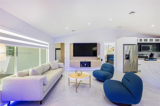2406 Gulfstream Ln, Fort Lauderdale, FL 33312
