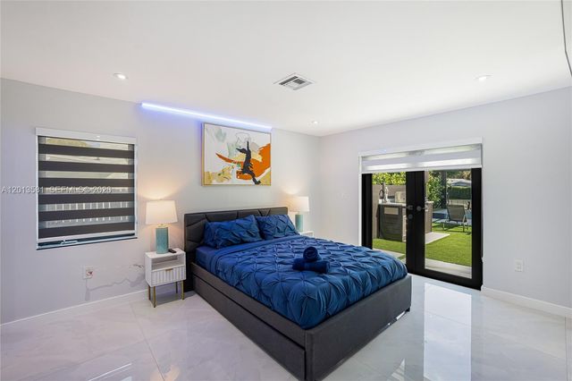 2406 Gulfstream Ln, Fort Lauderdale, FL 33312