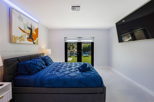 2406 Gulfstream Ln, Fort Lauderdale, FL 33312