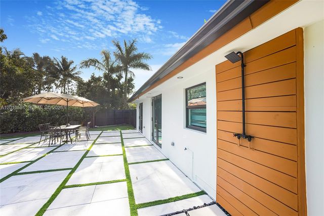 2406 Gulfstream Ln, Fort Lauderdale, FL 33312