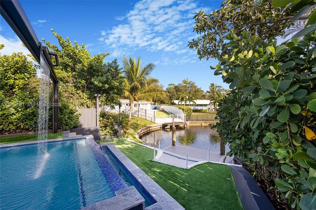 2406 Gulfstream Ln, Fort Lauderdale, FL 33312